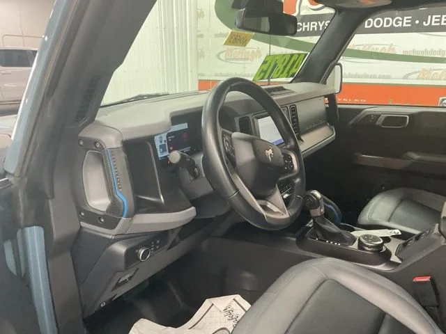 2022 Ford Bronco Utility 4D Black Diamond 4WD - Image 12