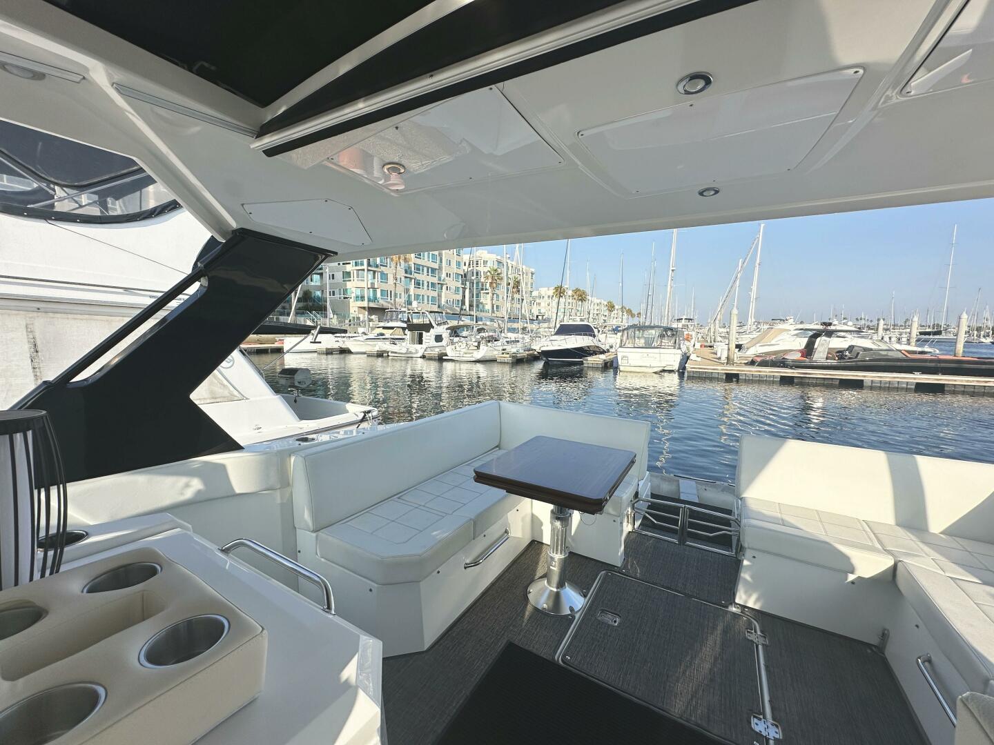 2017 Cruisers Yachts 390 Express Coupe - Image 51