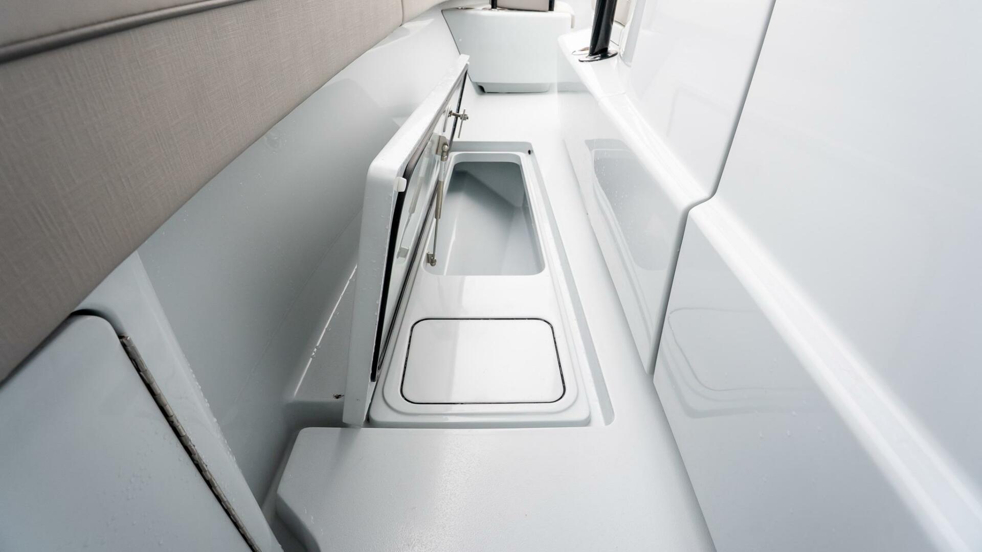 2023 Valhalla Boatworks V-33 - Image 37