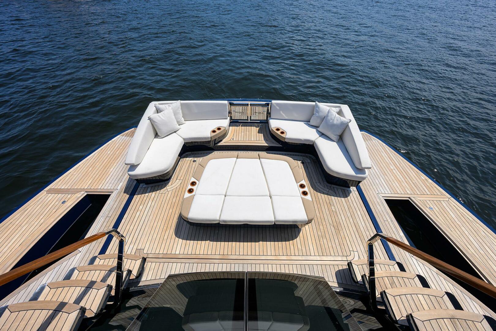 2023 Lazzara Yachts LSX 67 - Image 8