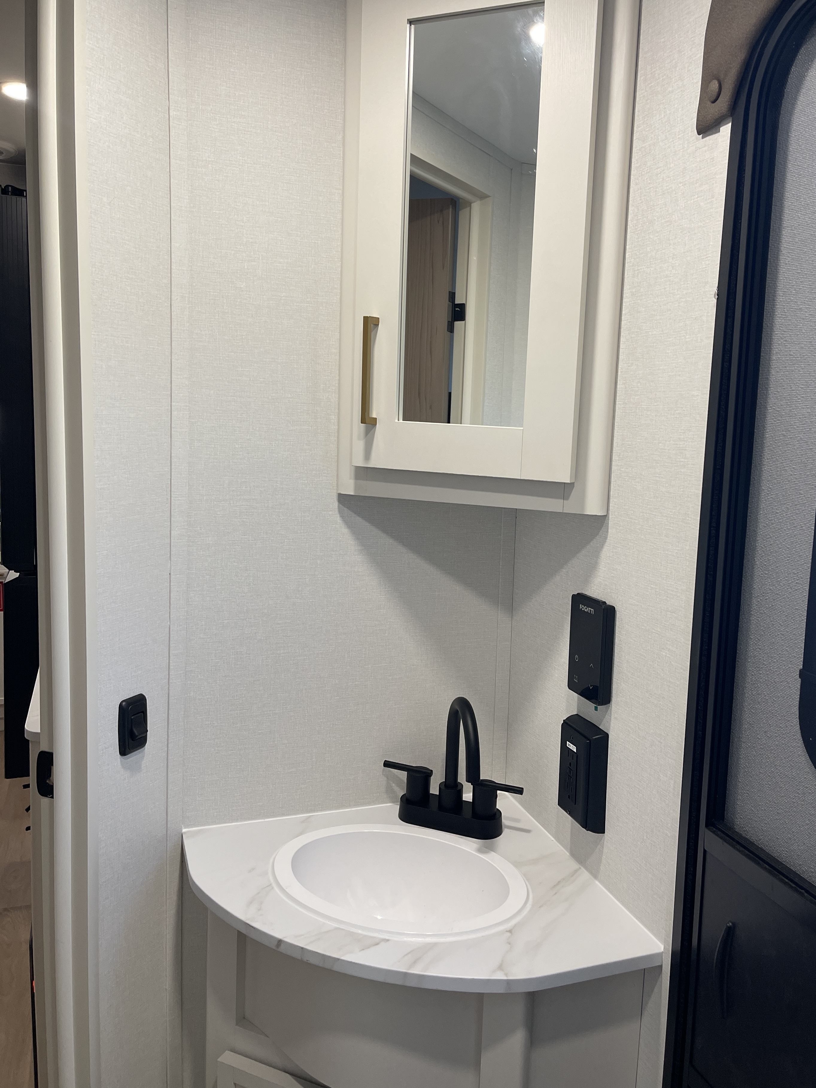 2027 Grand Design Transcend XPLOR 27DBX - Image 21