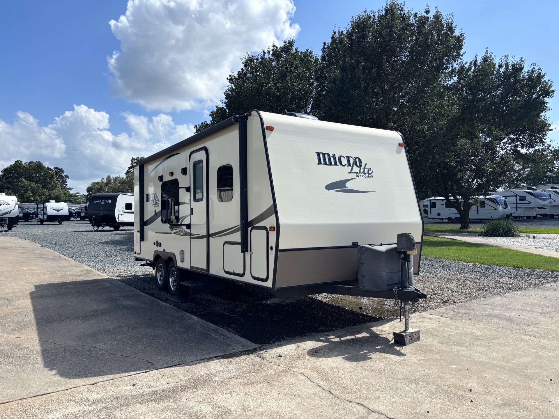 2016 Forest River Flagstaff Micro Lite 23FB - Image 1