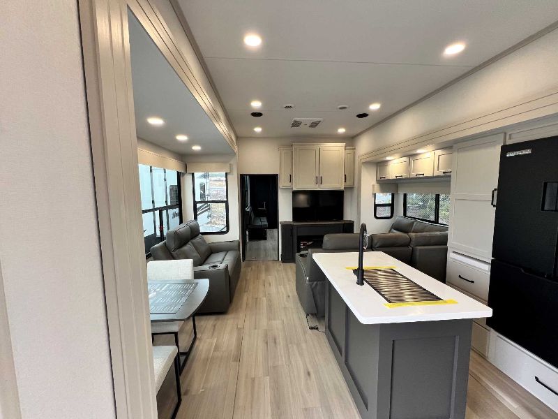 2026 Grand Design Momentum G-Class Fifth Wheel 394G - Image 5
