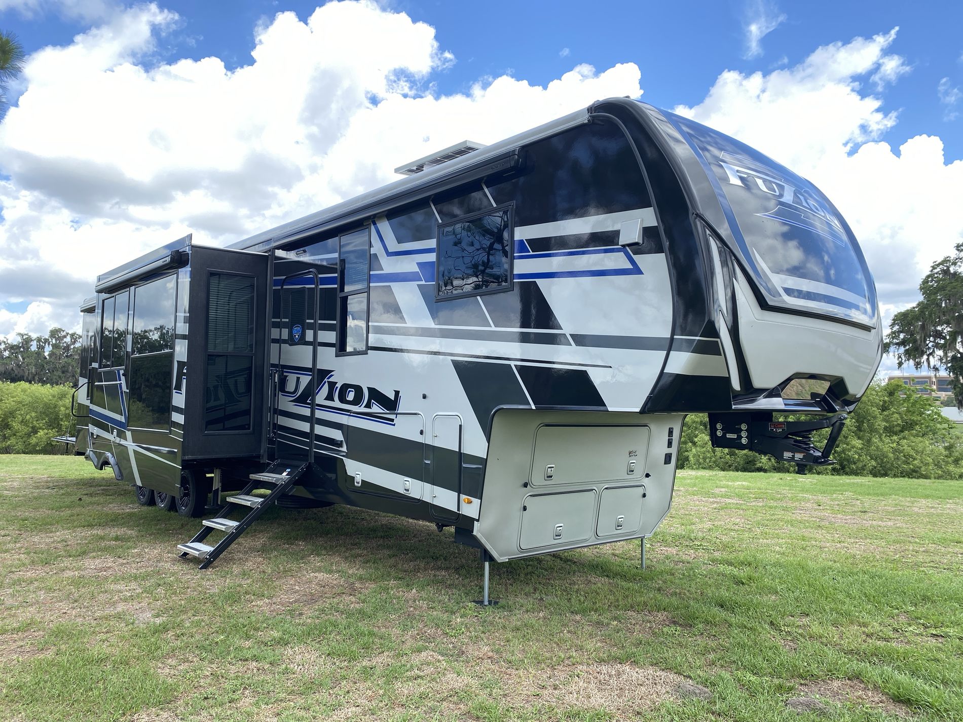 2025 Keystone Fuzion
