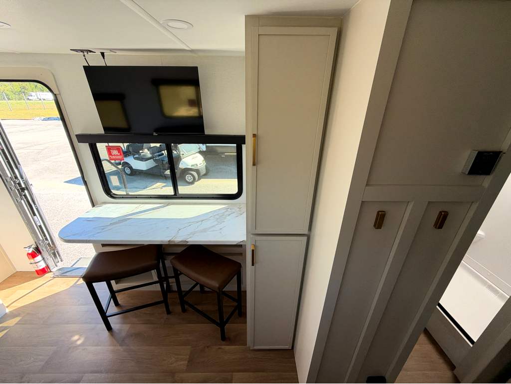 2027 GRAND DESIGN IMAGINE AIM 19MLA - Image 9