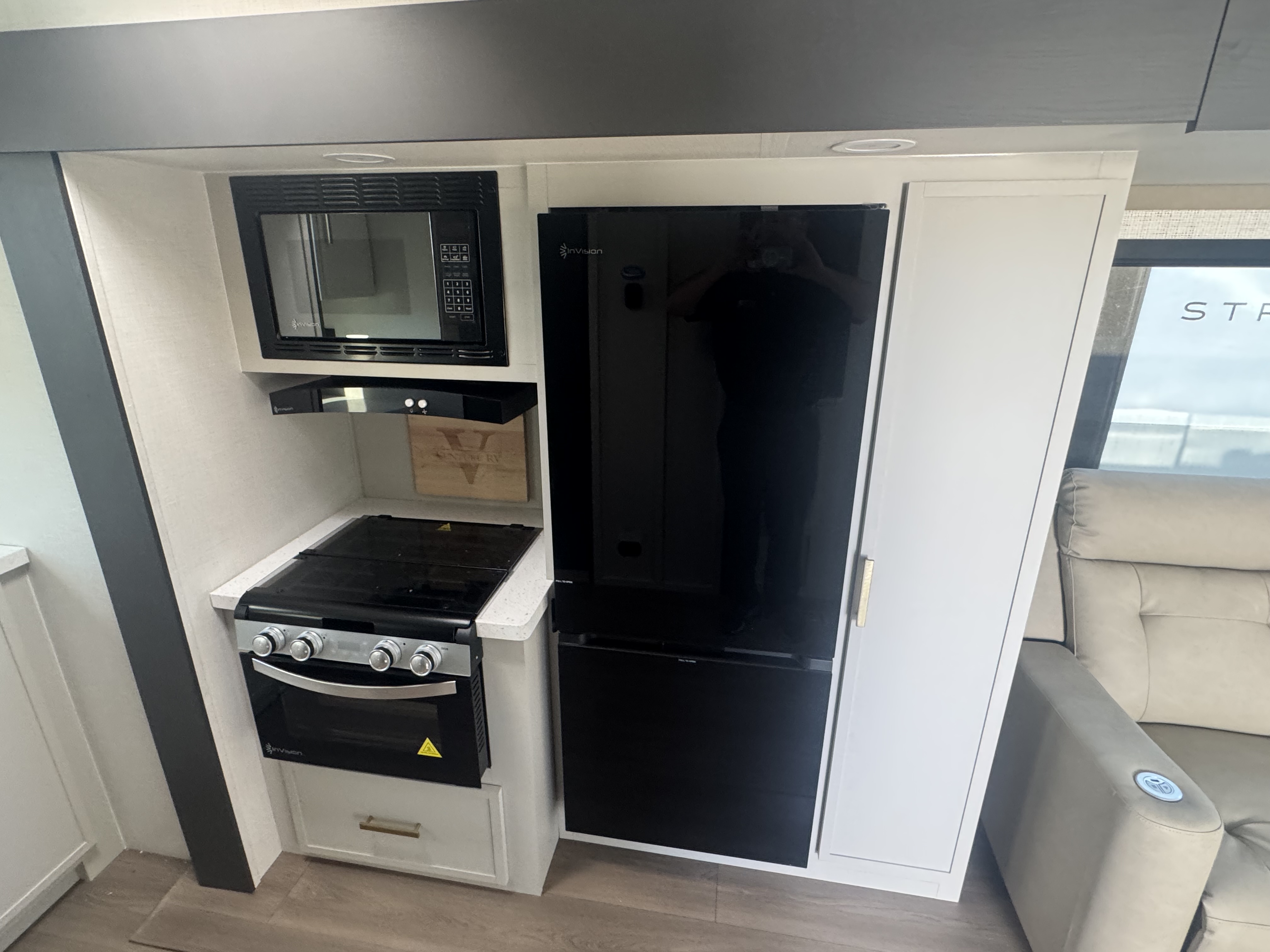 2027 VENTURE RV STRATUS 231VRK - Image 10