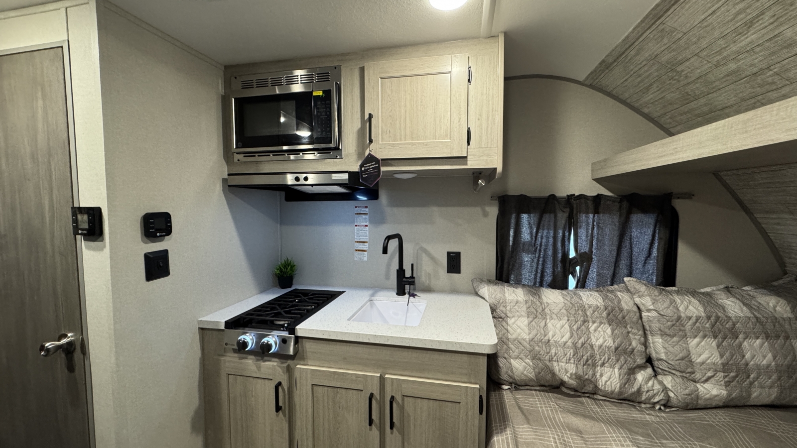 2026 Coachmen Catalina Summit Series 7 134BHX - Image 8