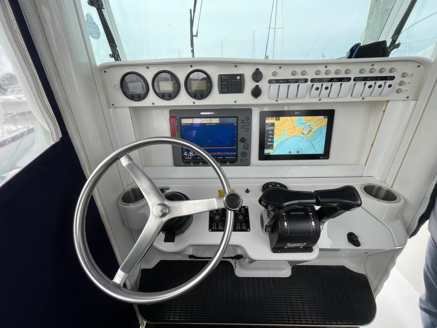 2007 Everglades 290 Pilot - Image 20