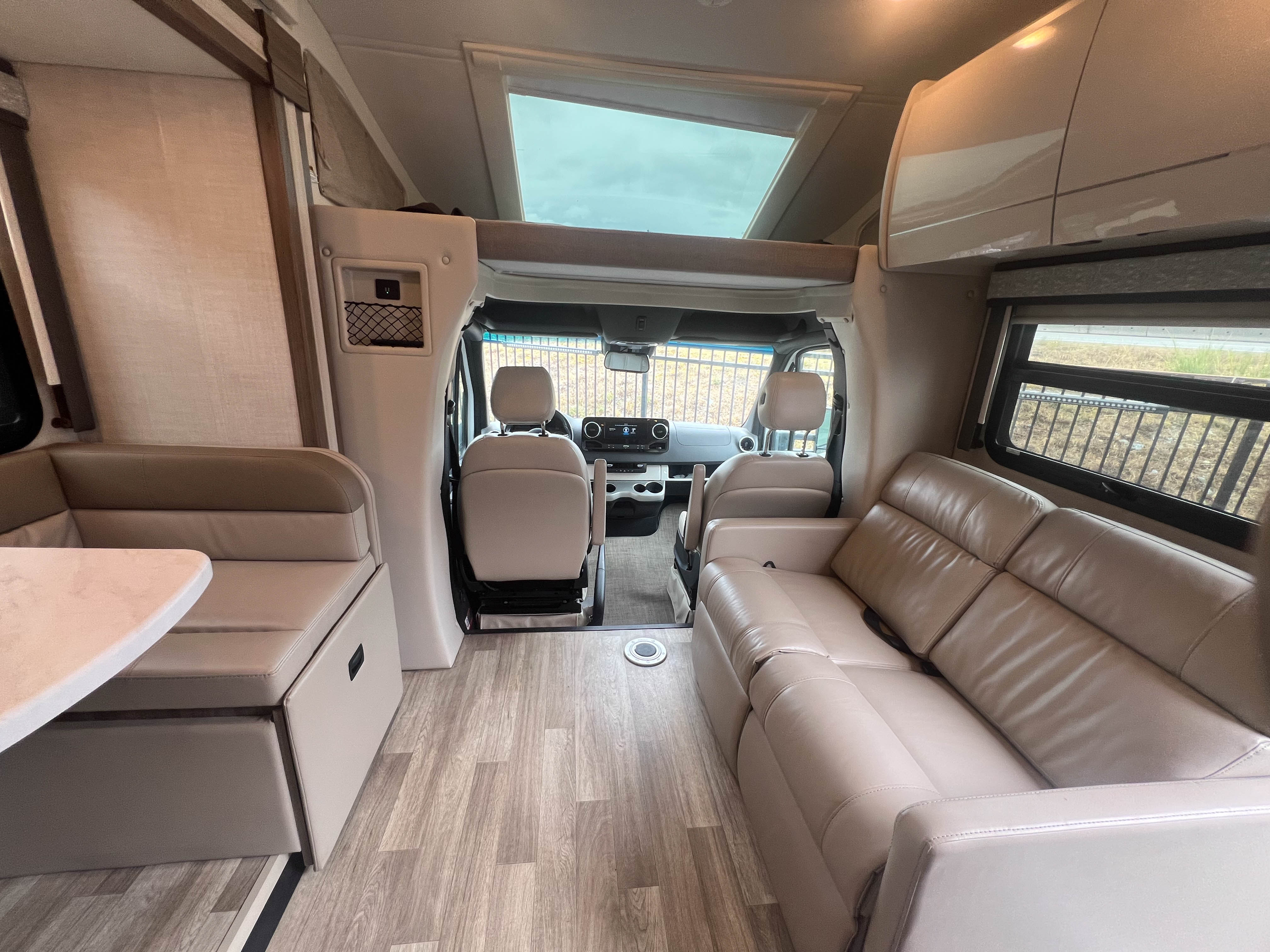 2024 Thor Motor Coach Tiburon 24RW - Image 4