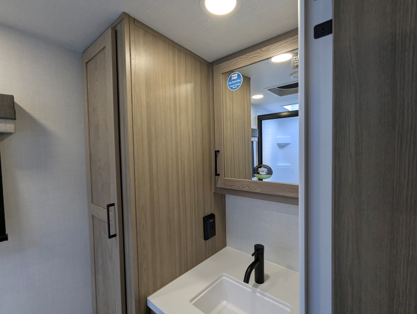 2027 Forest River Rockwood Mini Lite 2213S - Image 25
