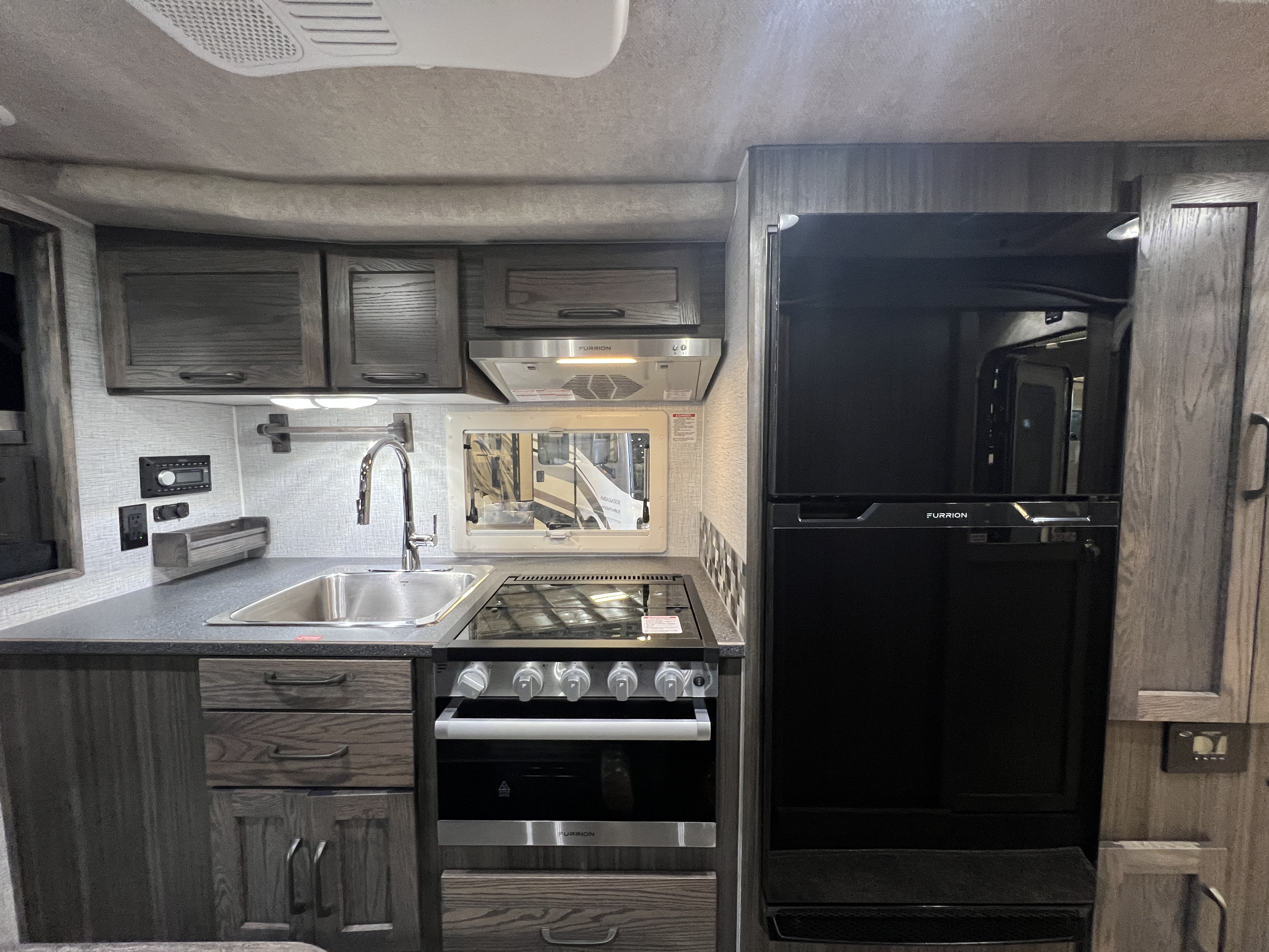 2027 NORTHERN LITE LIMITED EDITION 8-11 EX DRY BATH - Image 8