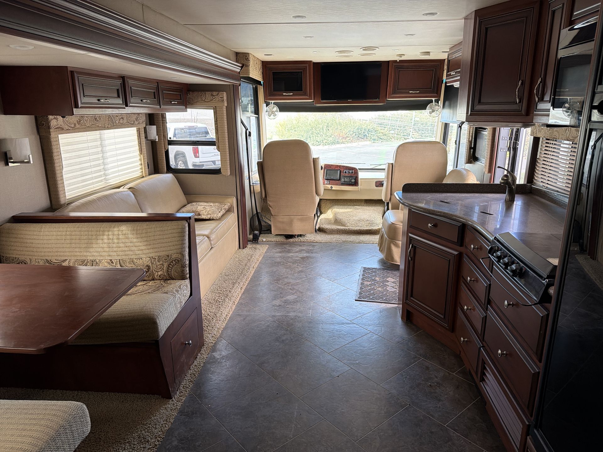 2014 Newmar Bay Star 3309 - Image 50