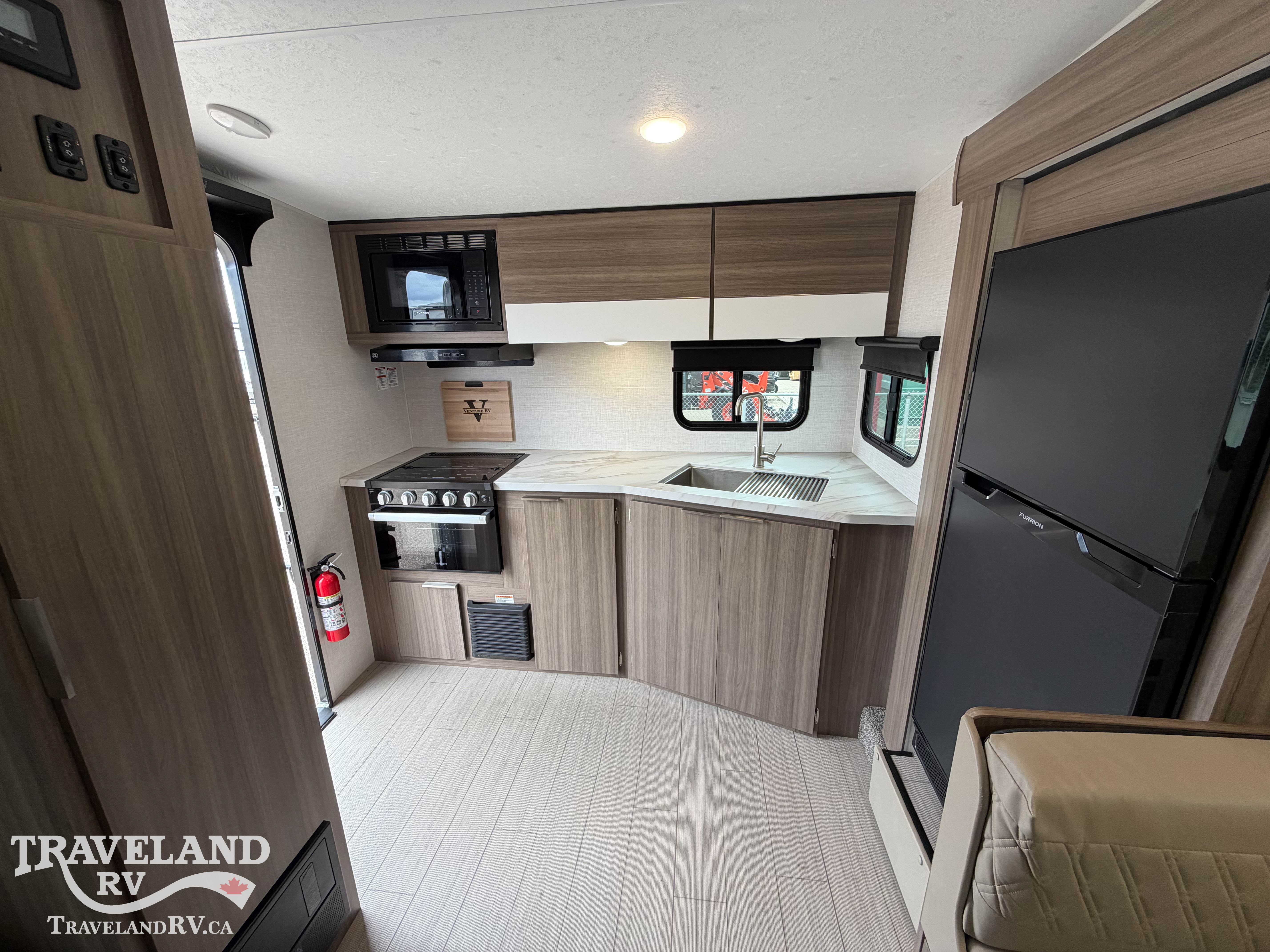 2024 Venture RV Sonic SN231VRK - Image 9