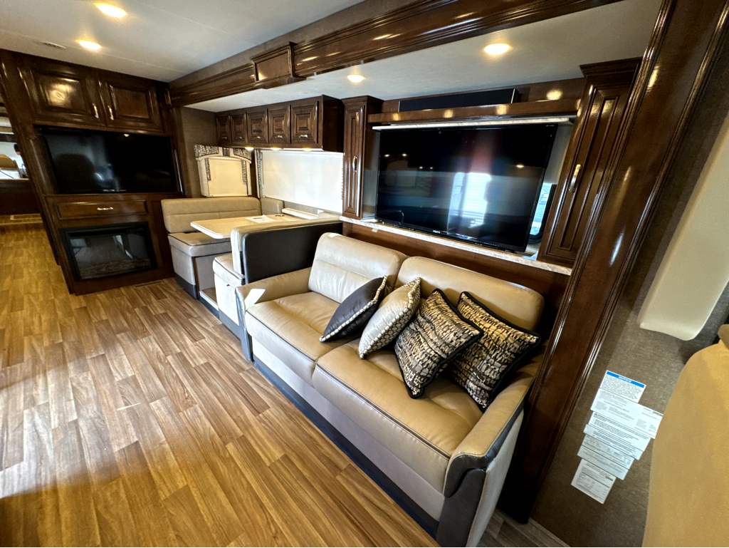 2019 THOR MOTOR COACH PALAZZO 37.4 - Image 7