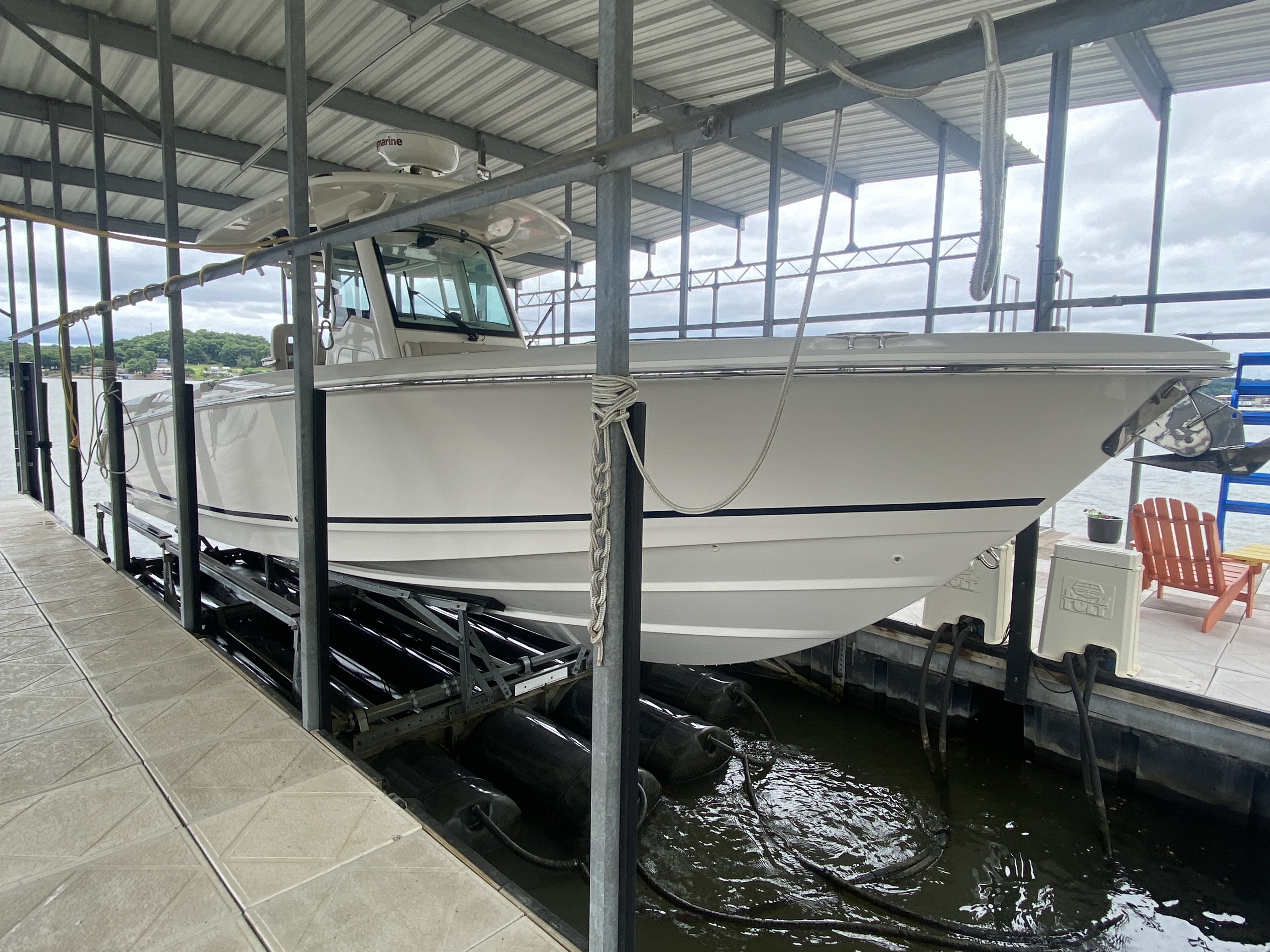 2016 Boston Whaler 330 Outrage - Image 13