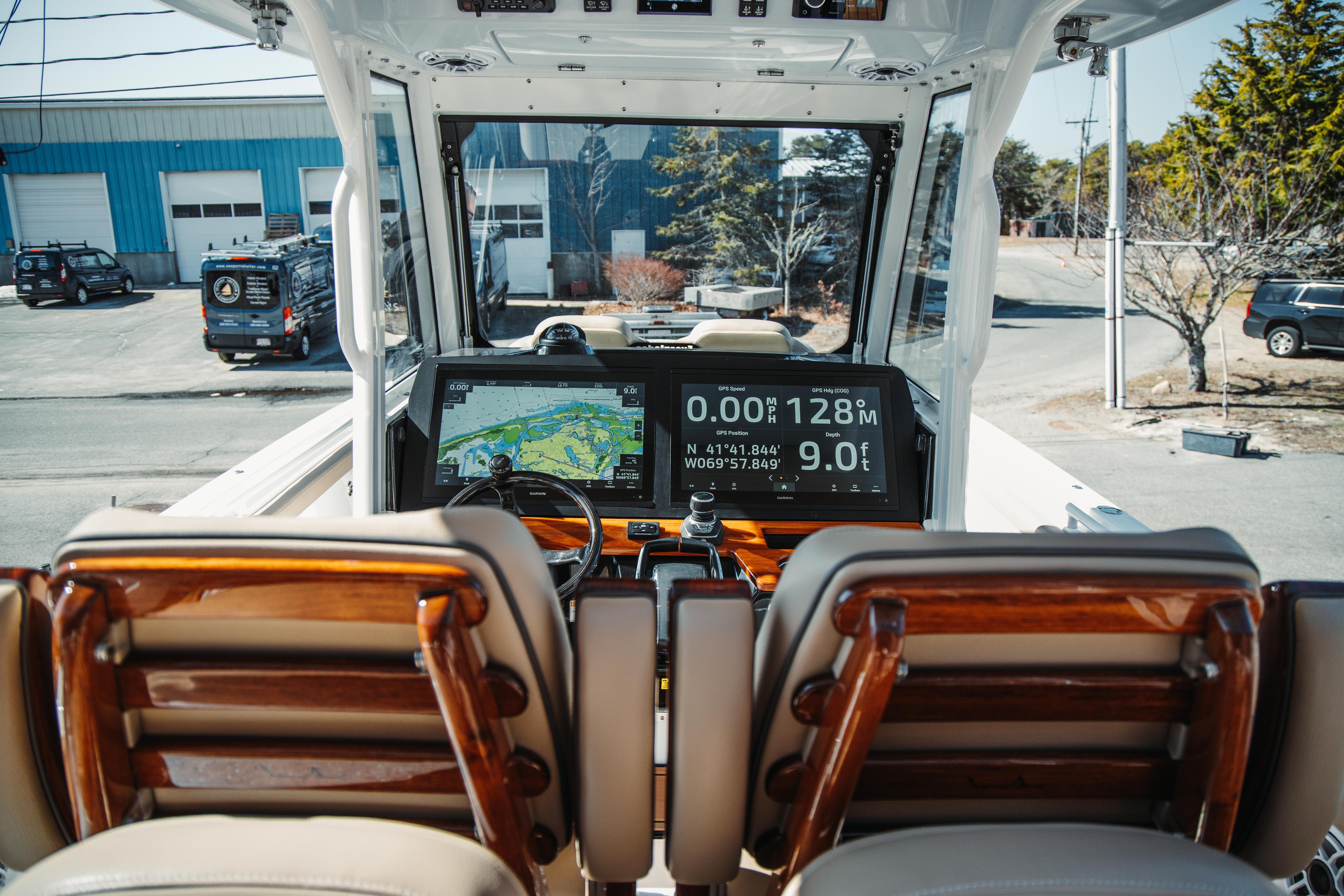 2024 Everglades 315 Center Console Standard - Image 42
