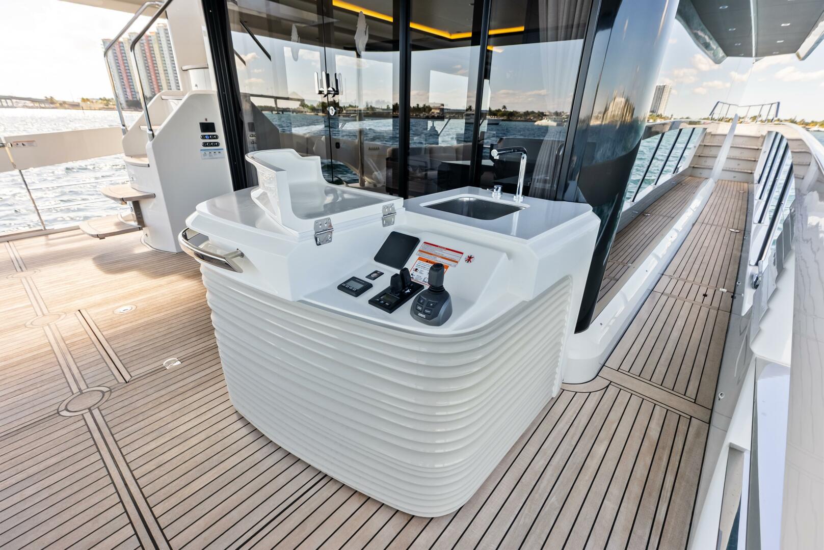 2025 Absolute 75 Navetta - Image 52