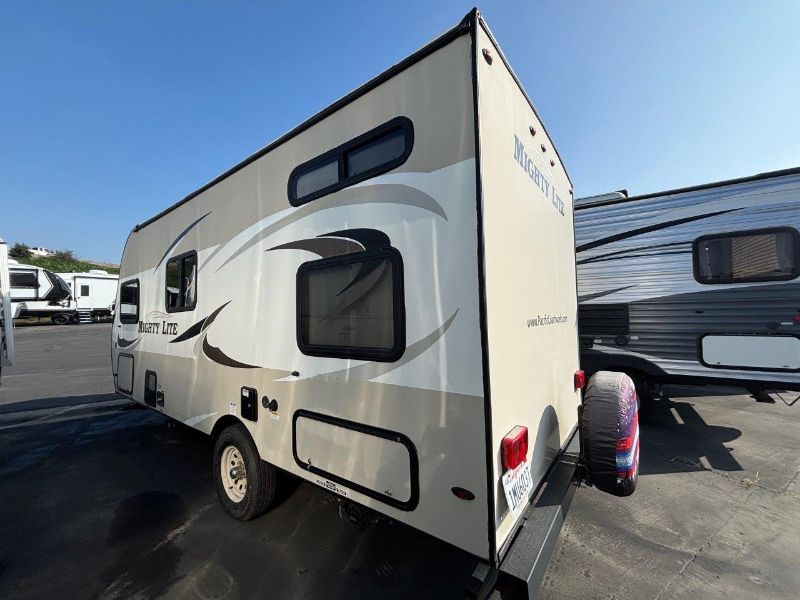 2017 Pacific Coachworks Might Lite 16BB - Image 2