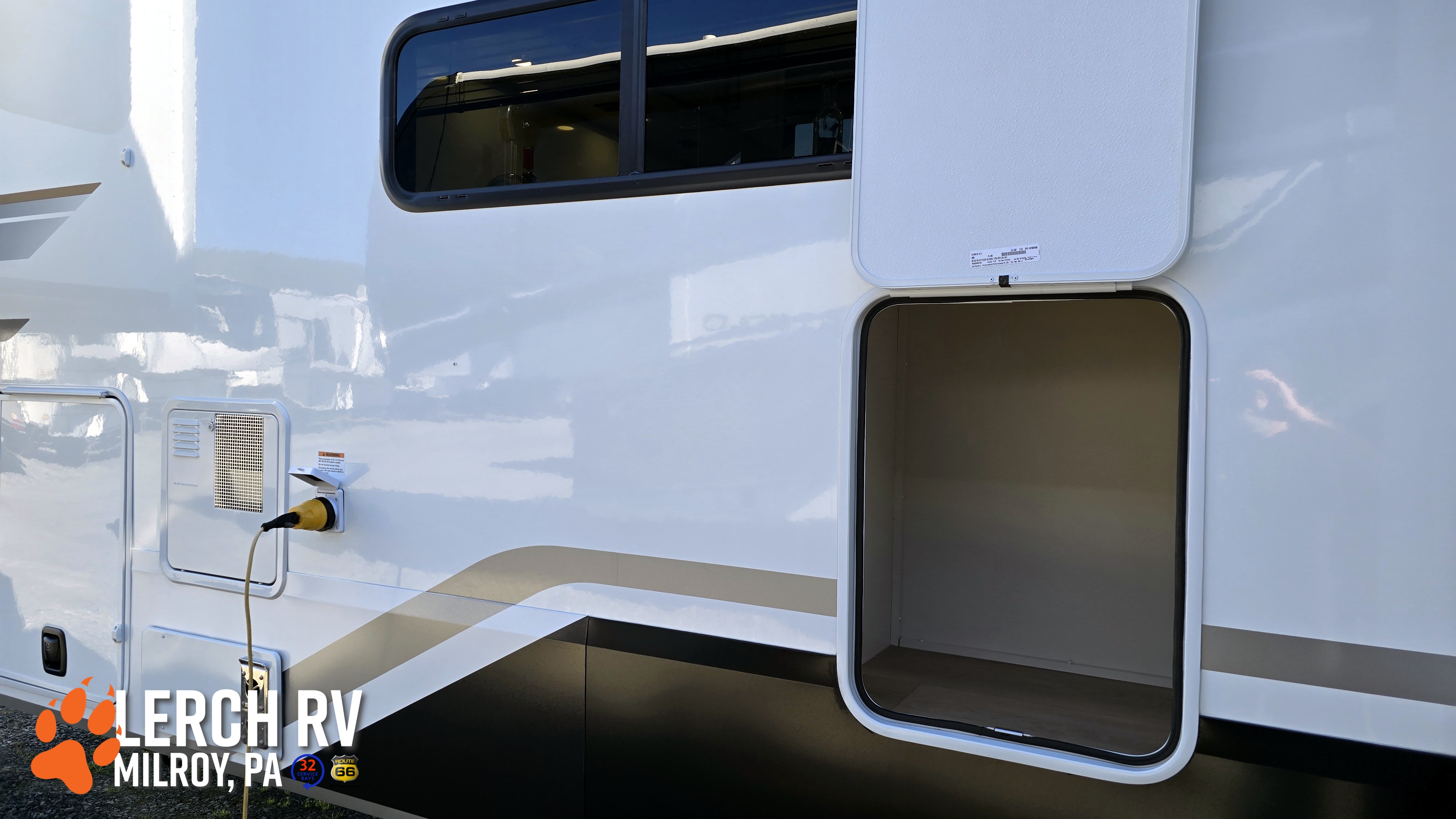 2027 Alliance RV Paradigm 395DS - Image 10