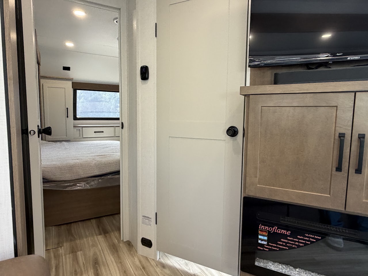 2027 VENTURE RV SPORTTREK 343VBH - Image 50