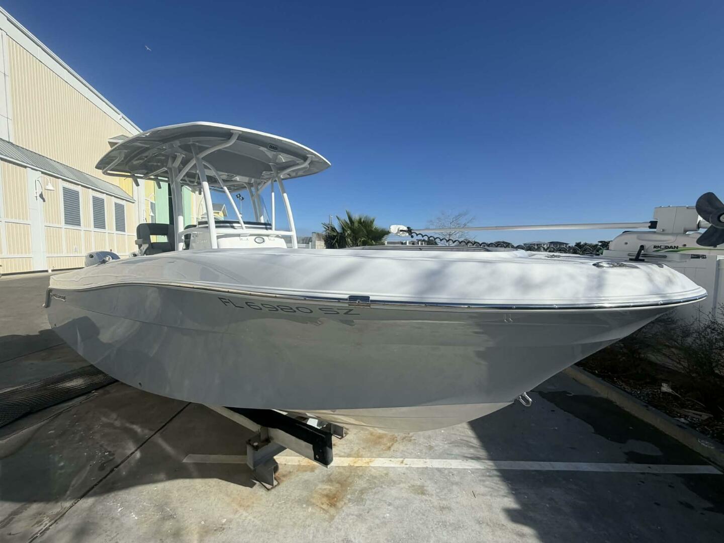 2021 Aquasport 2500 Center Console - Image 8