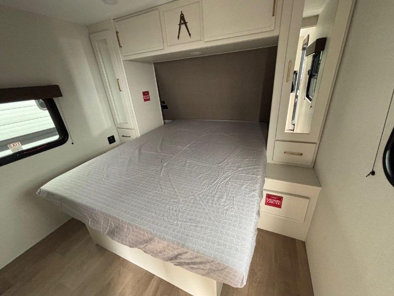 2026 Grand Design Transcend 325BHT - Image 20