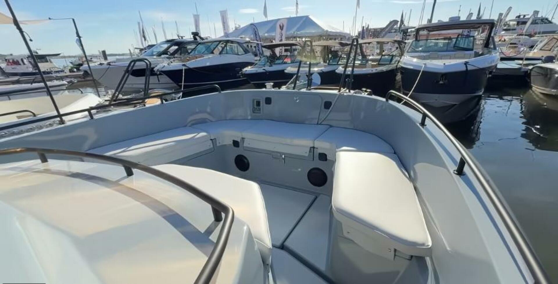 2025 Targa 37 Flybridge - Image 18