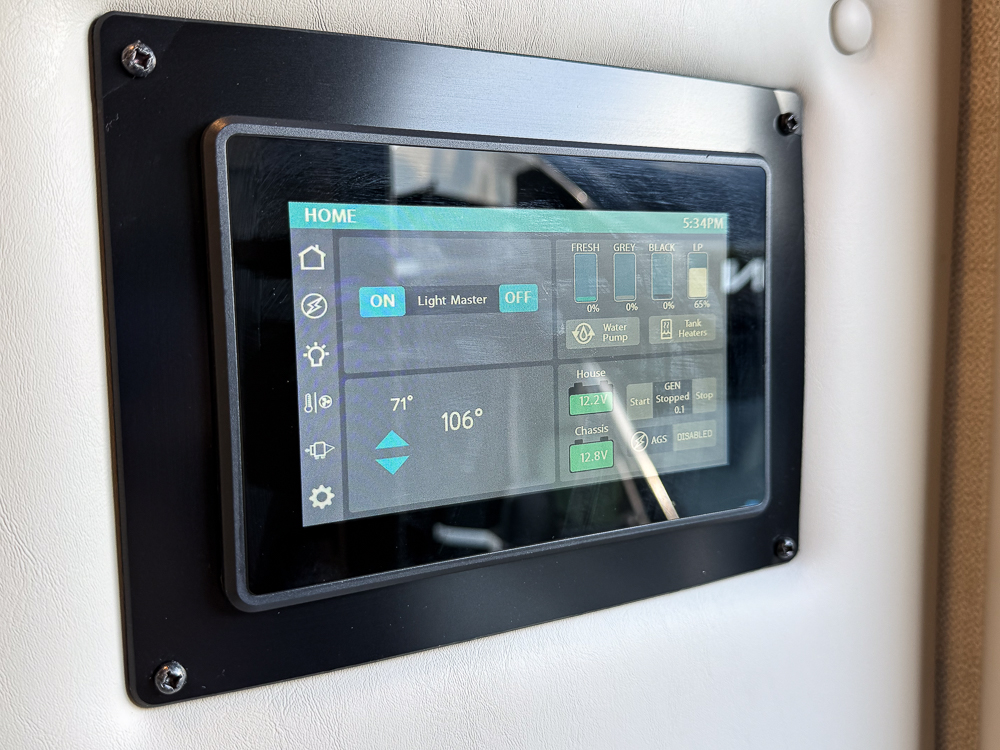 2025 THOR MOTORCOACH 24TT - Image 32