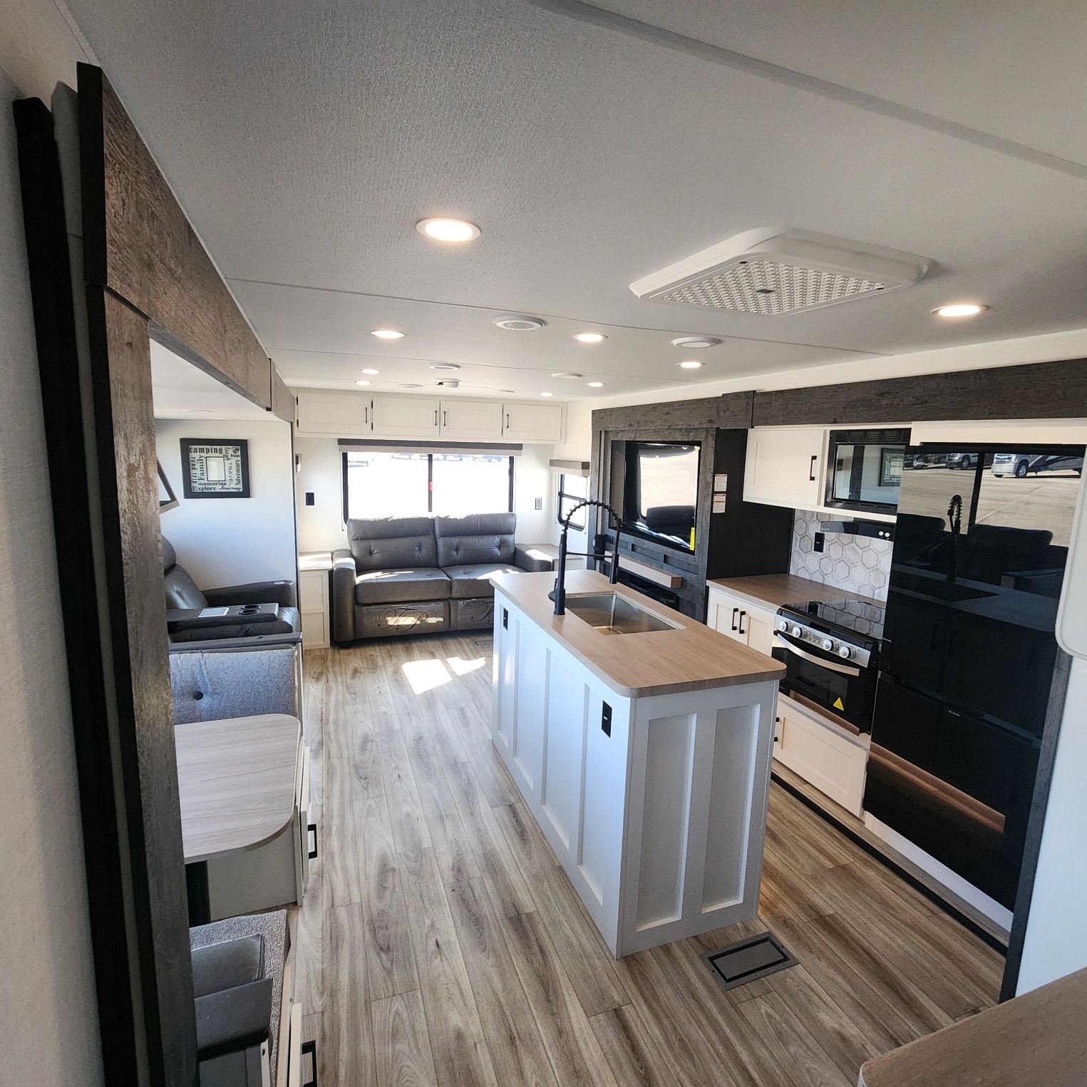 2026 VENTURE RV SIENNA 293VIK - Image 14