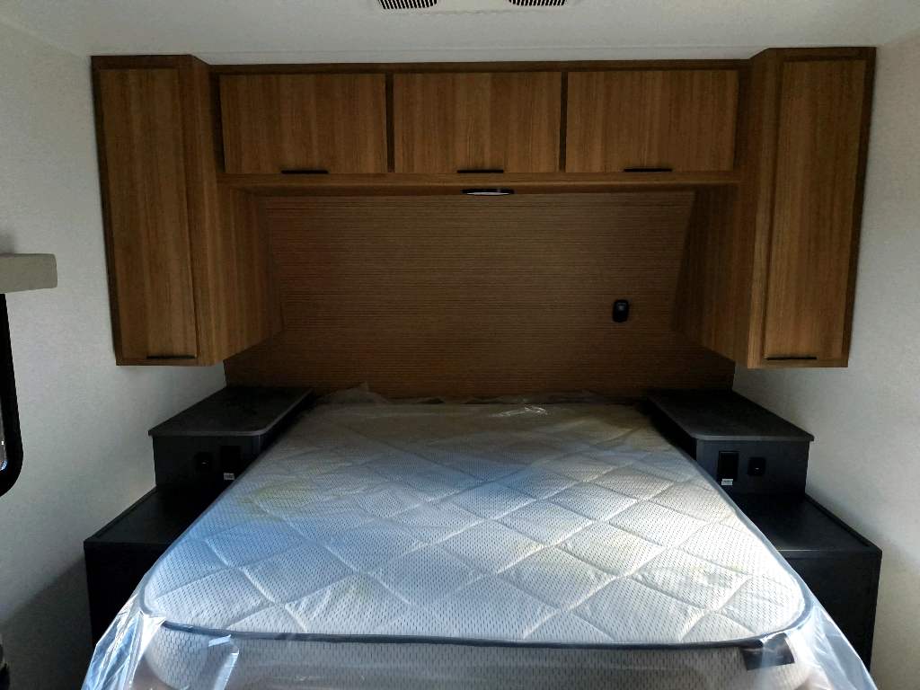 2025 HEARTLAND CORTERRA 33.3BH - Image 24
