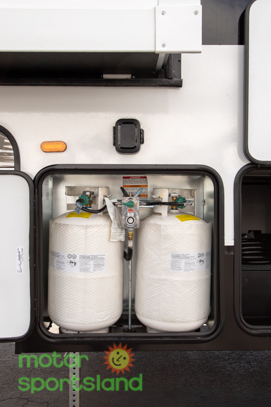 2026 KZ RV Durango Half-Ton D283RLT - Image 16