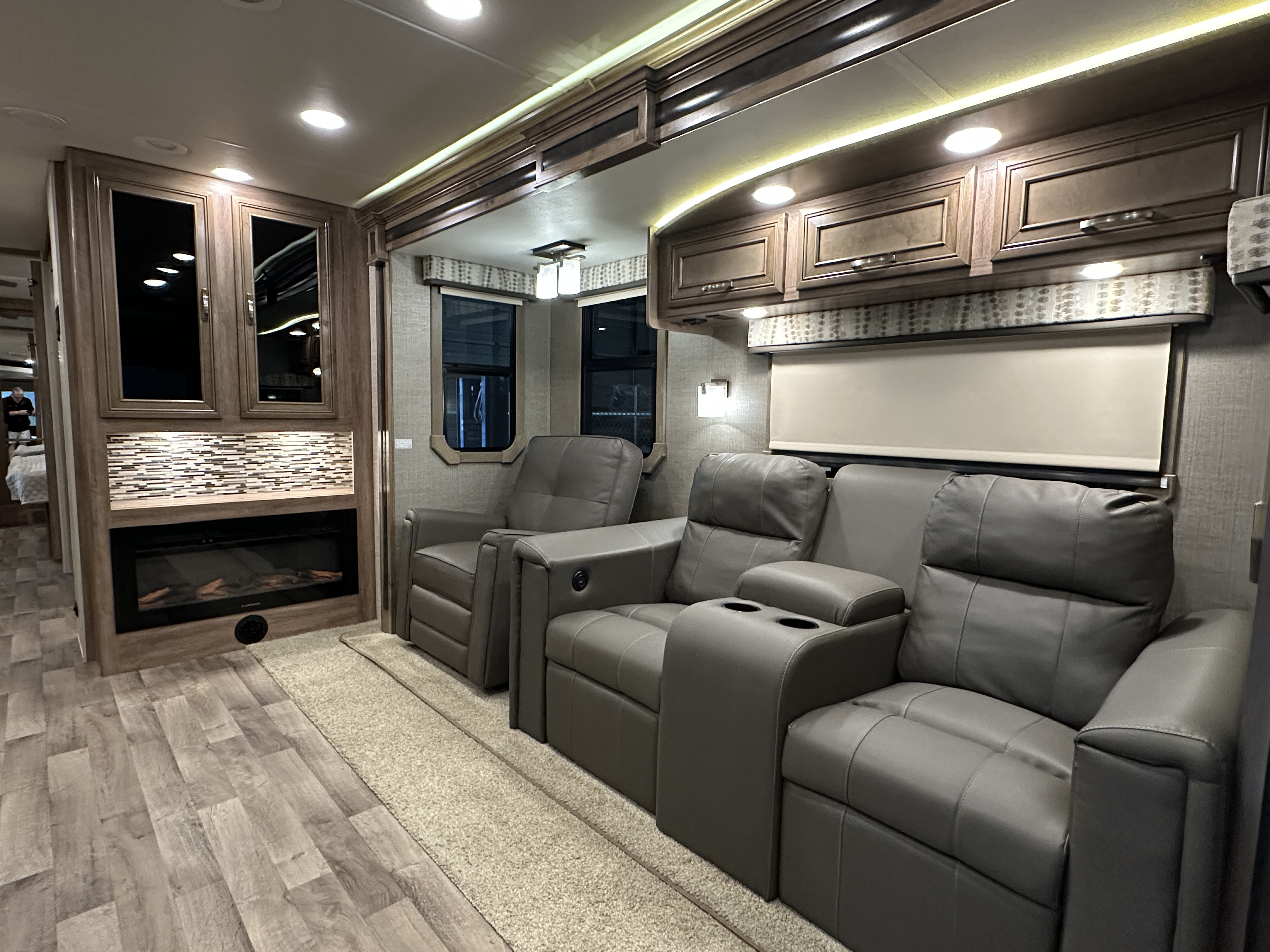 2021 JAYCO PRECEPT 36H - Image 8