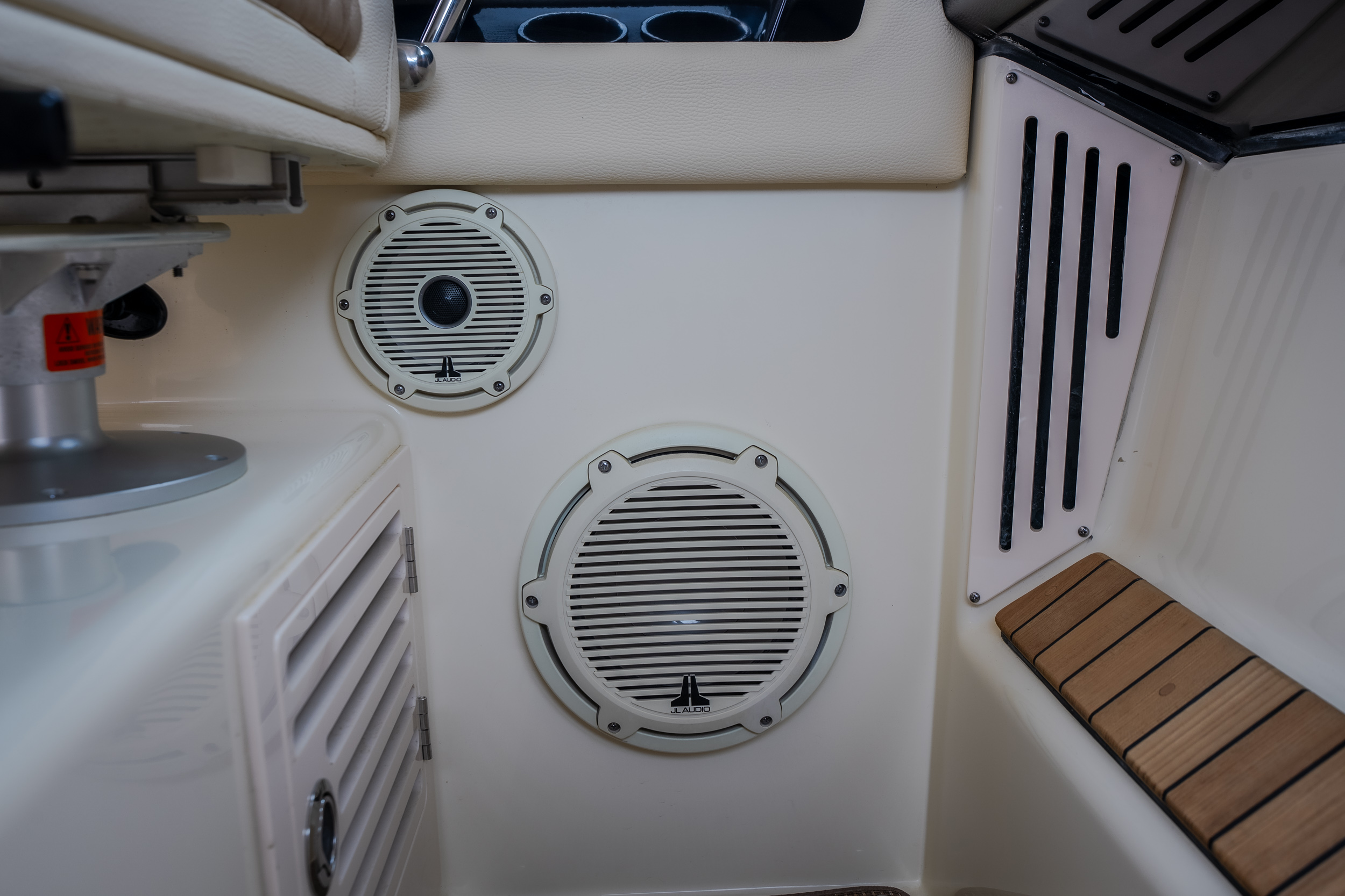 2024 Chris Craft Calypso 32 CT - Image 40