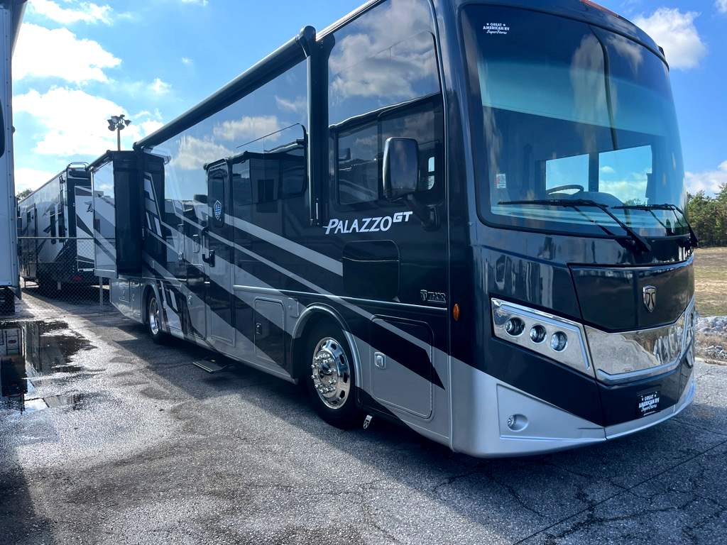 2026 THOR MOTOR COACH PALAZZO 33.6 - Image 1
