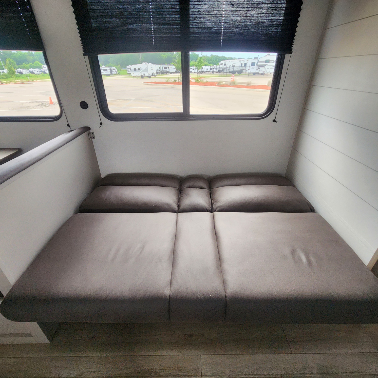 2027 Jayco Jay Flight SLX 261BHS - Image 16
