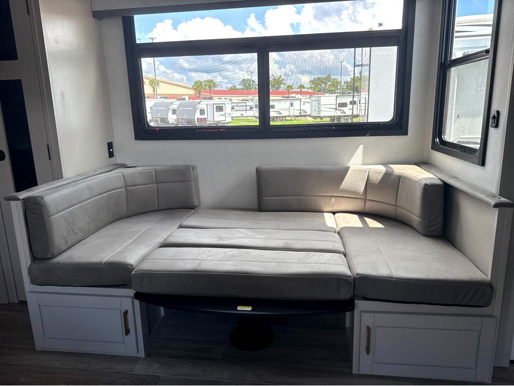 2027 JAYCO NORTH POINT 391TBBH - Image 11