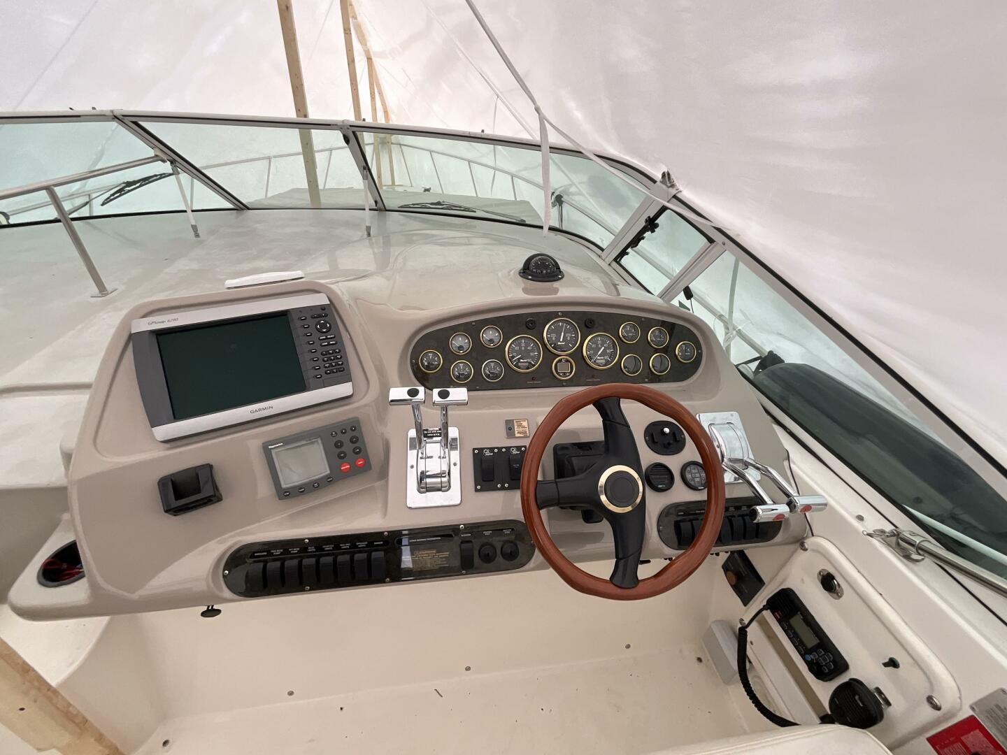 2002 Cruisers 35 Express - Image 2