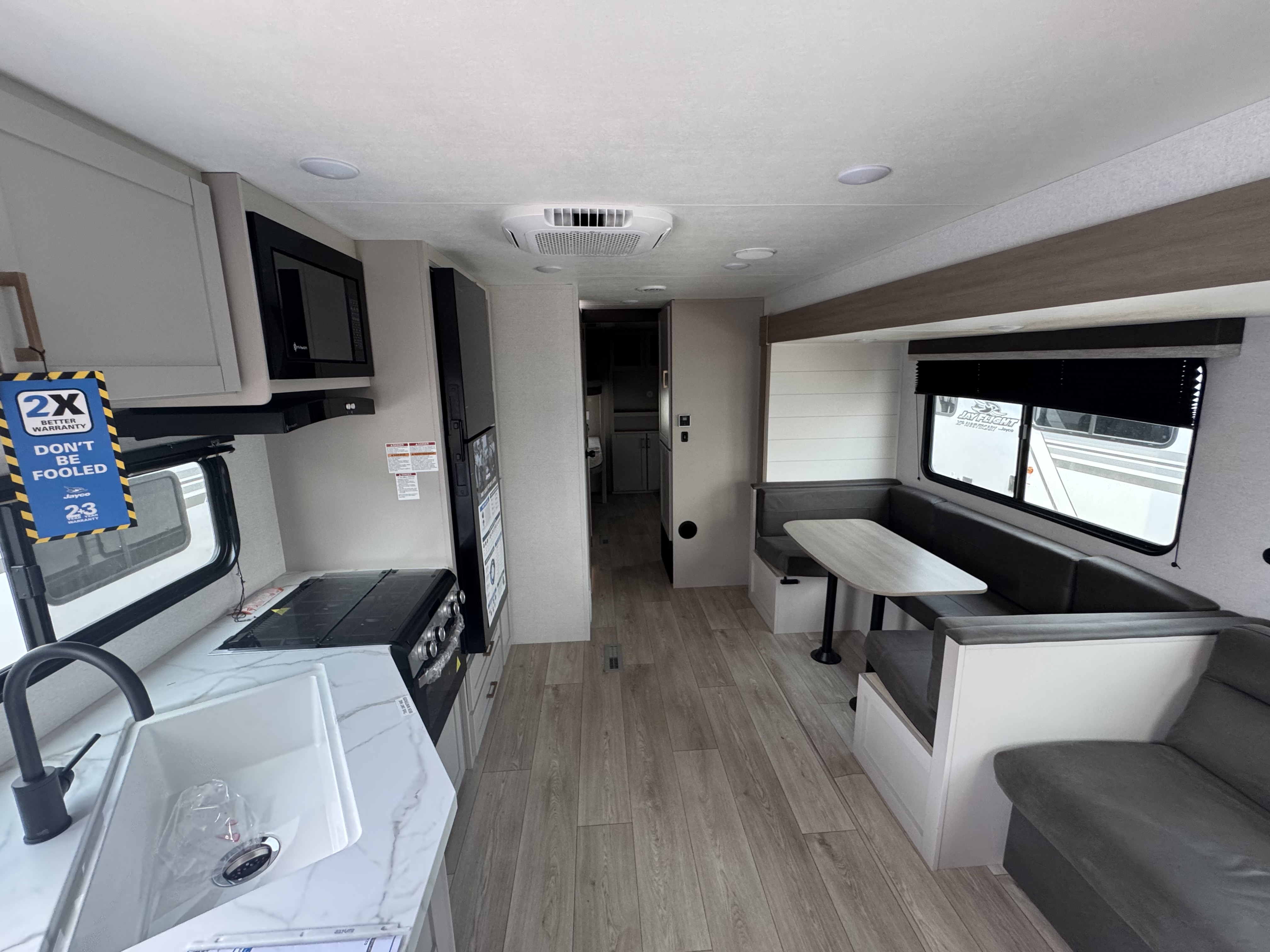2027 JAYCO JAY FLIGHT 321BDS - Image 14