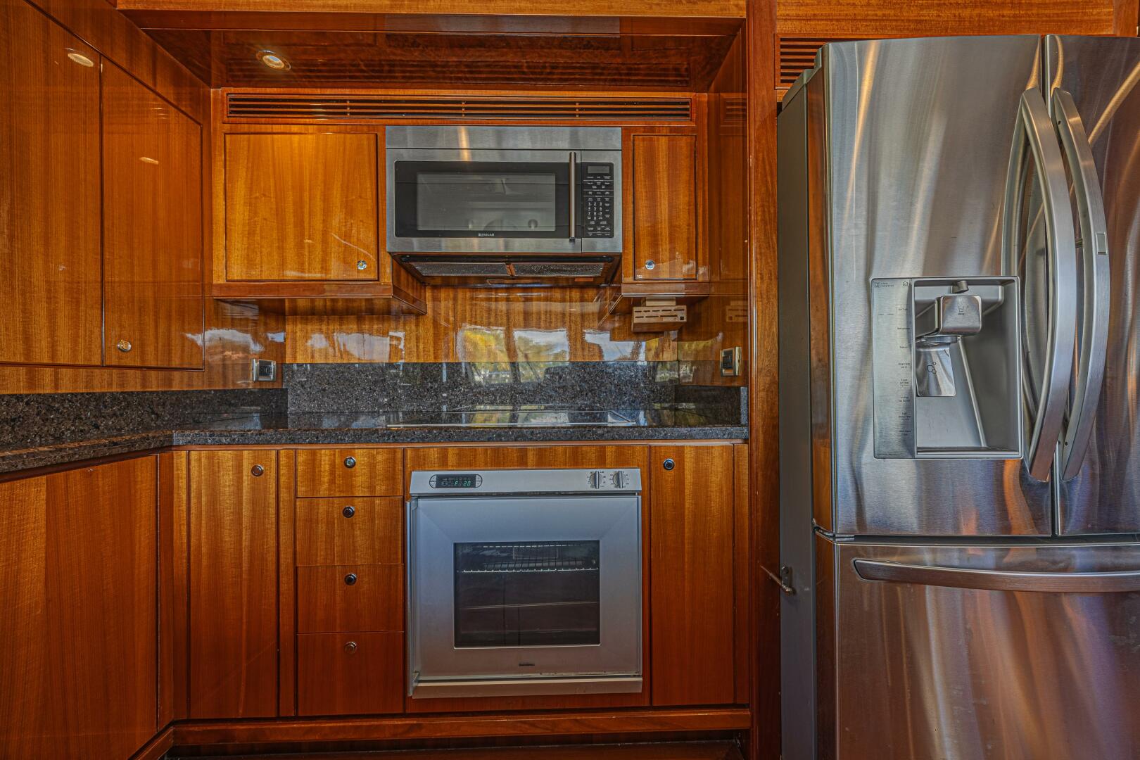 2010 Ocean Alexander 74 Motoryacht - Image 33