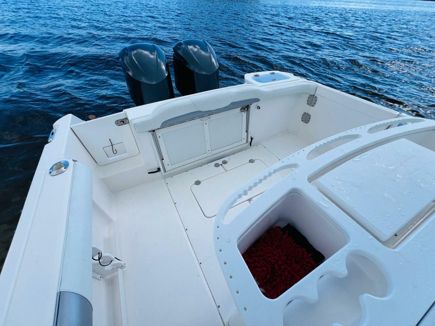 2012 Everglades 295 Center Console - Image 26