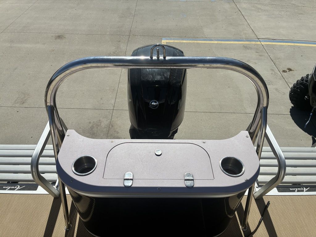 2014 Avalon C SERIES WIND JAMMER 24 - Image 27