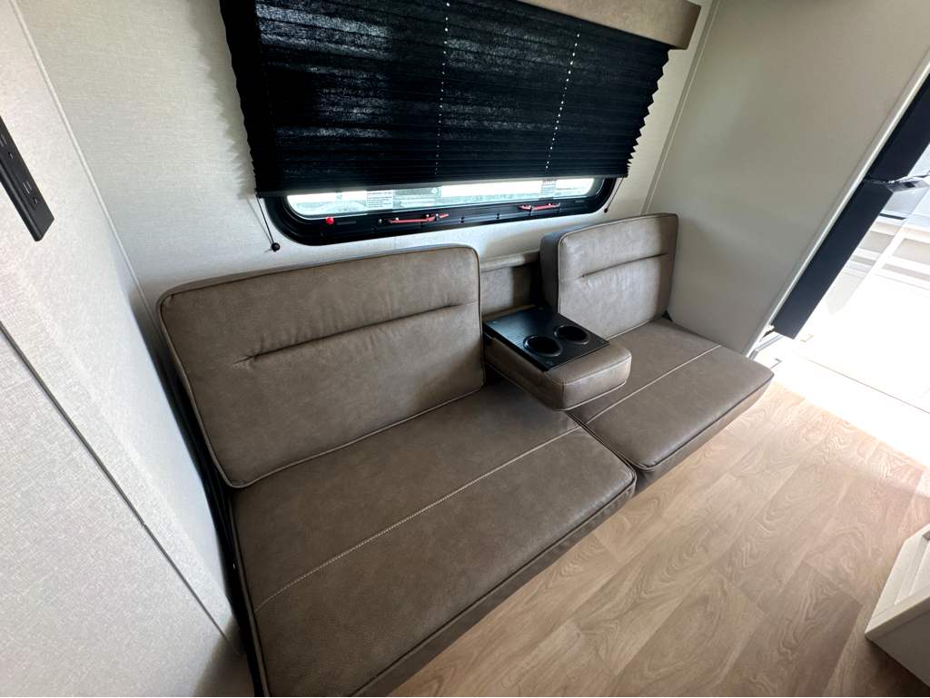2027 GRAND DESIGN TRANSCEND 24BHX - Image 16
