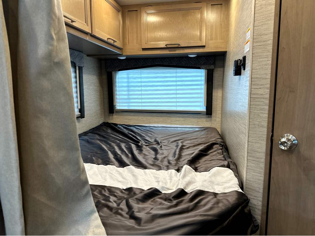 2023 THOR MOTOR COACH MAGNITUDE GA22 - Image 14