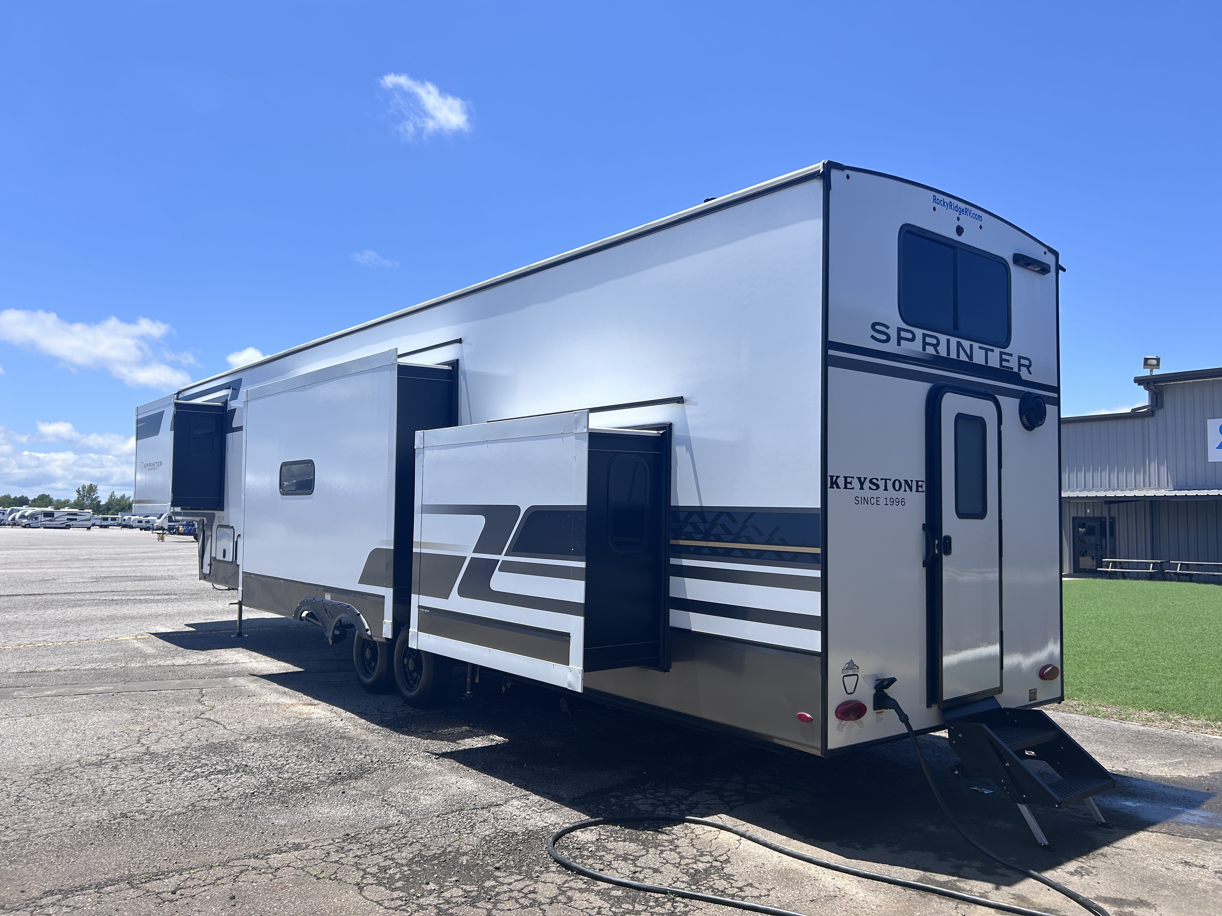2026 Keystone Sprinter 3920DSL - Image 6