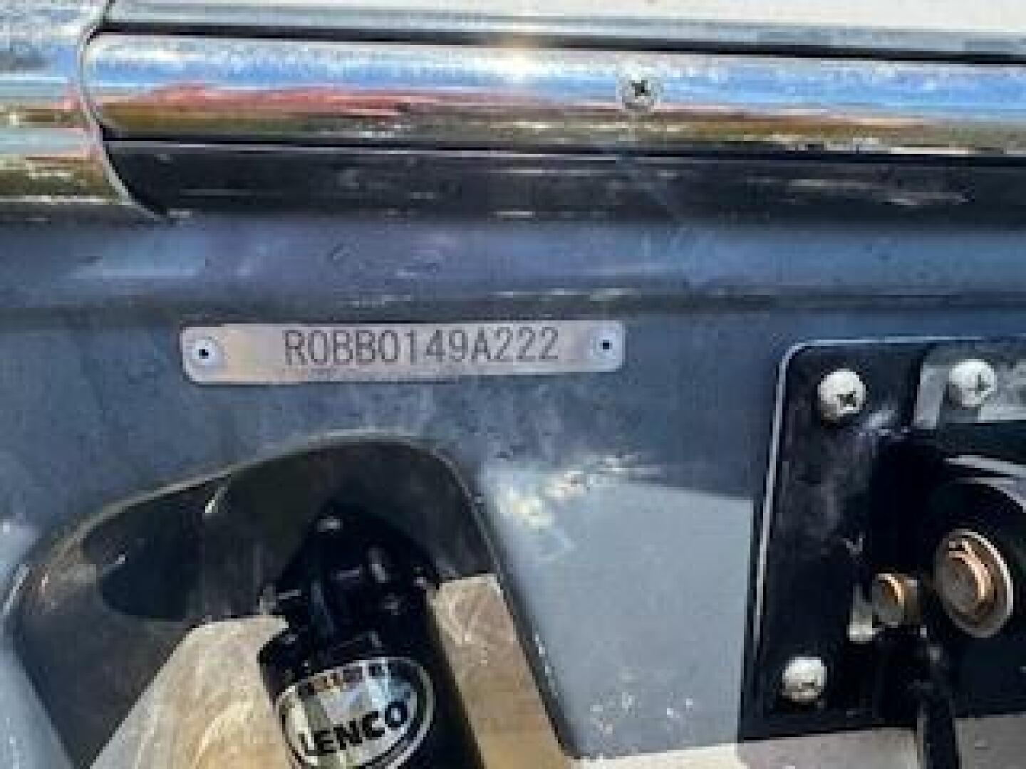 2022 Robalo R242 Center Console Base - Image 29