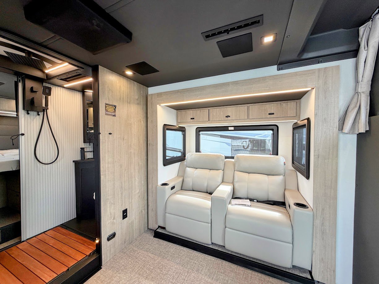 2026 Grand Design Lineage Series M 25TK - Image 55