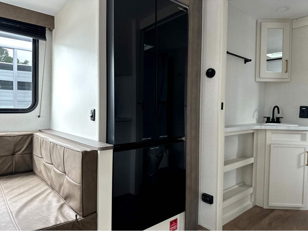 2026 GRAND DESIGN TRANSCEND 265BHT - Image 10