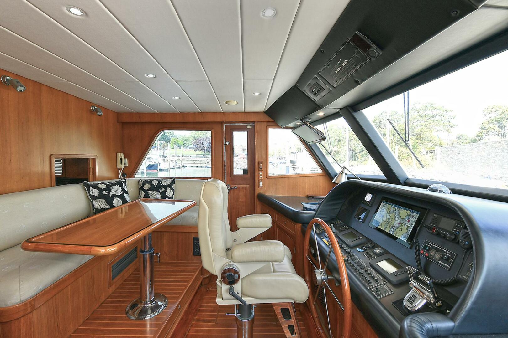 2002 Grand Alaskan Flushdeck - Image 26