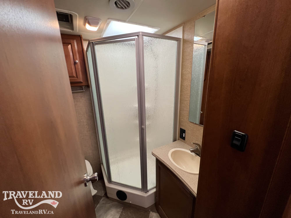 2015 Forest River LEPRECHAUN 317SA - Image 32