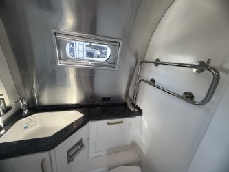 2026 AIRSTREAM CLASSIC 28RBT - Image 24